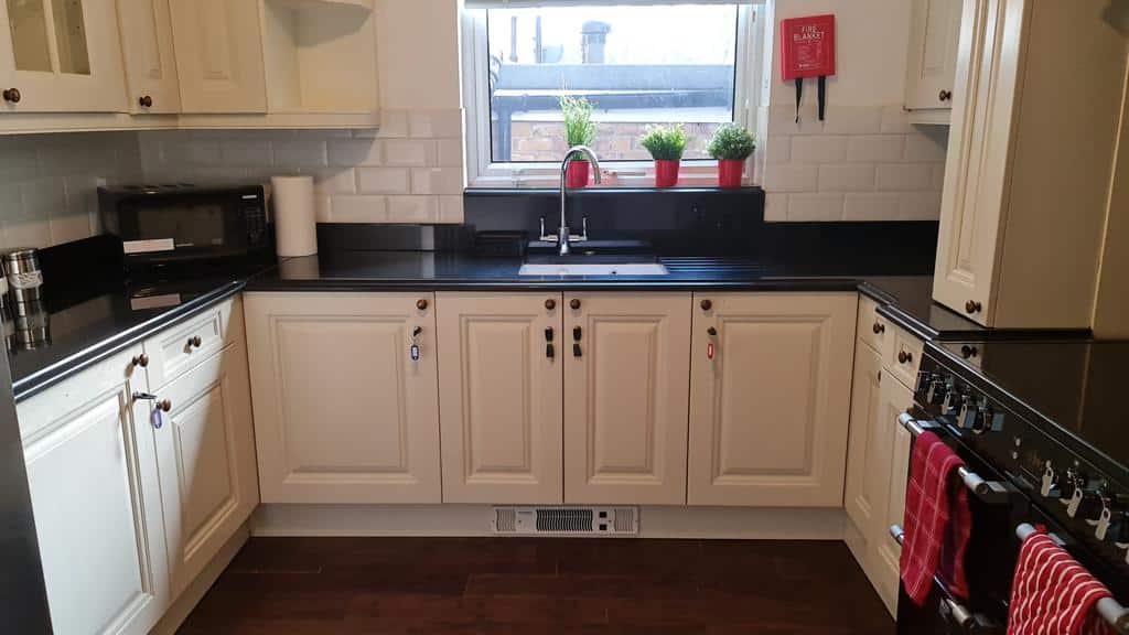 Cranbrook Park fully equipped kitchen