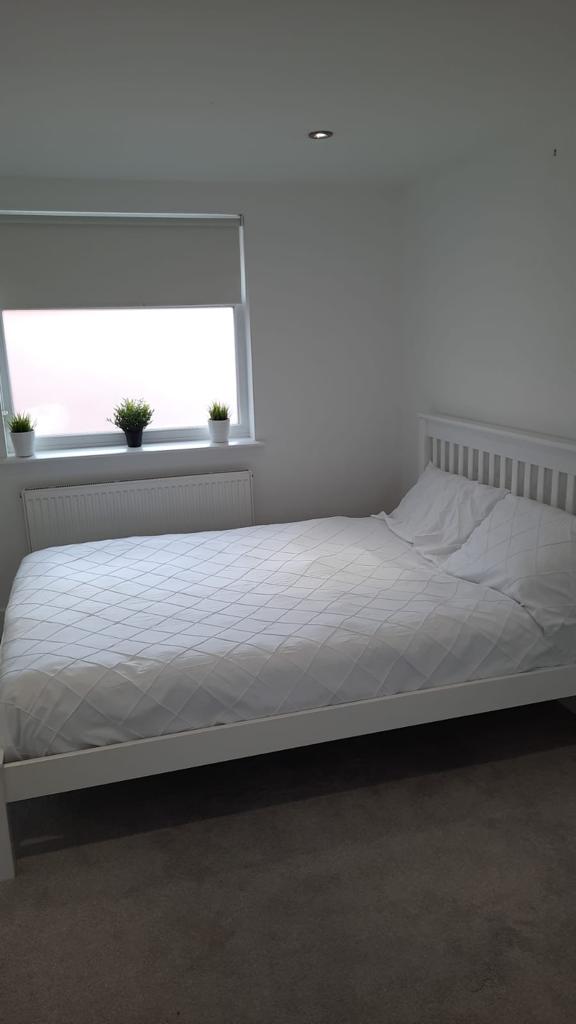 Ravenor Park white bedroom
